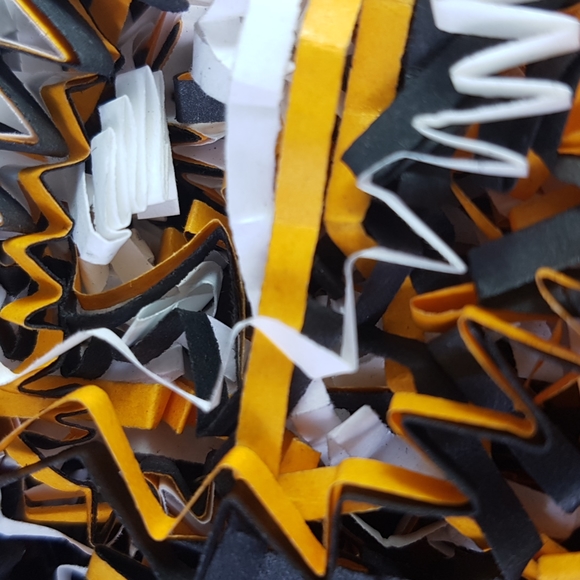 🎃 CLEARANCE Halloween Paper Shred 0.11kg 4 oz 113g - Picture 3 of 8